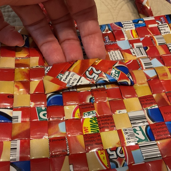 NEW/ REBAGZ HALF THE SKY DESIGNS HANDMADE IN PHILIPPINES RECYCLED JUICE BAG - Picture 7 of 16